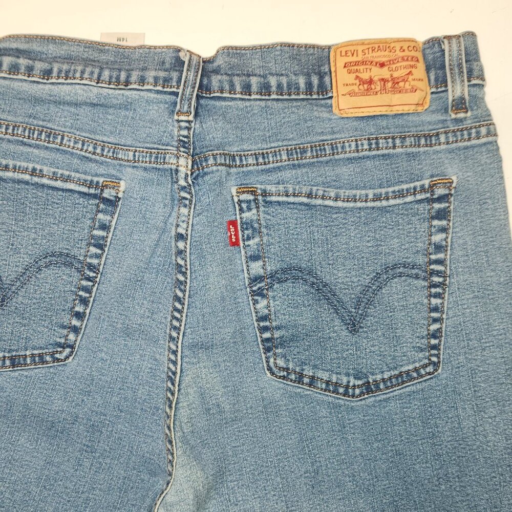 Levi Strauss Ladie's 512 Jeans in size 14M.  30" Waist - Picture 8 of 13